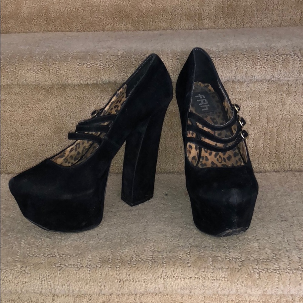 FRH black velvet platforms in size 9